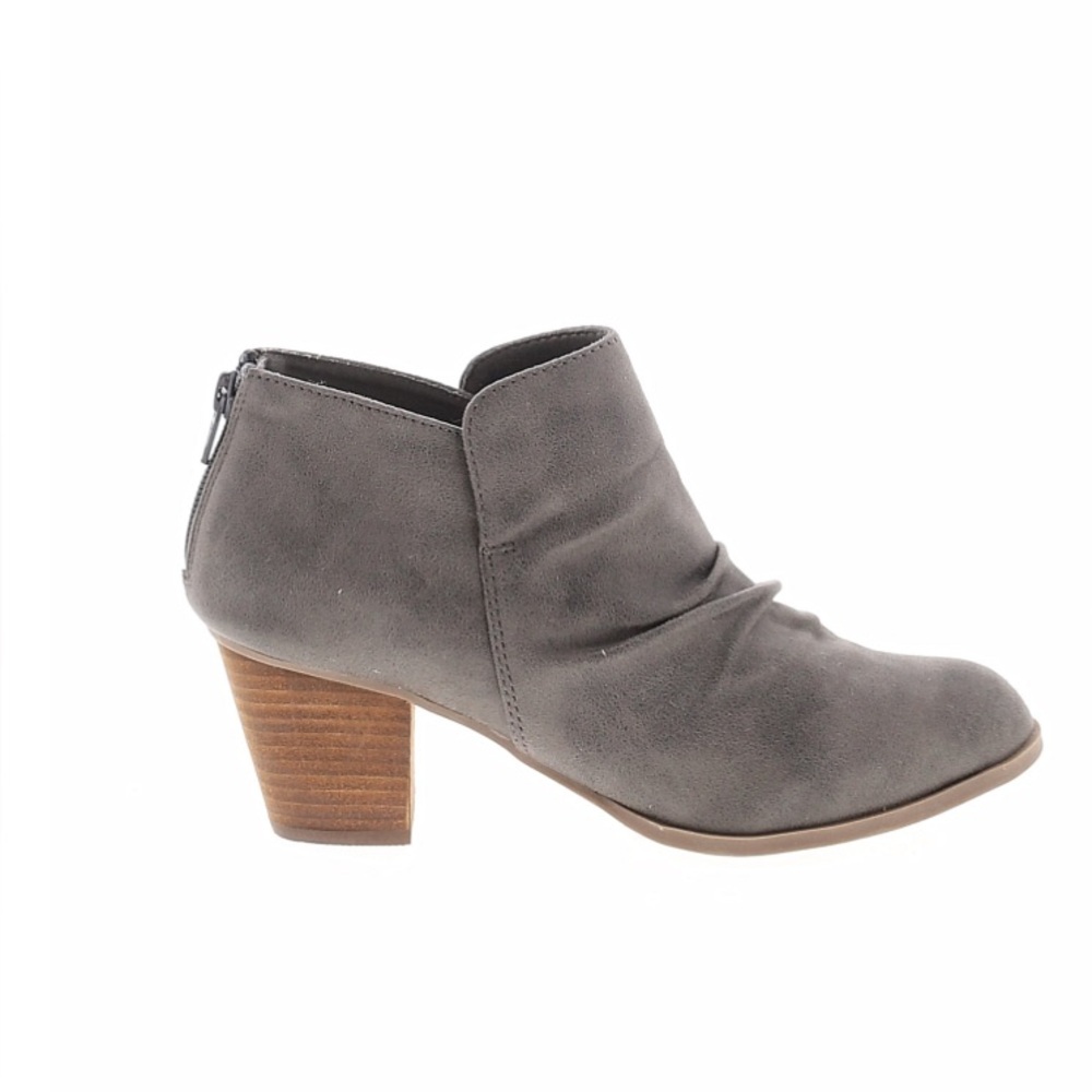 Report Footwear Clarice 2.5" Heeled Ankle Bootie Faux Leather Grey Size 8W